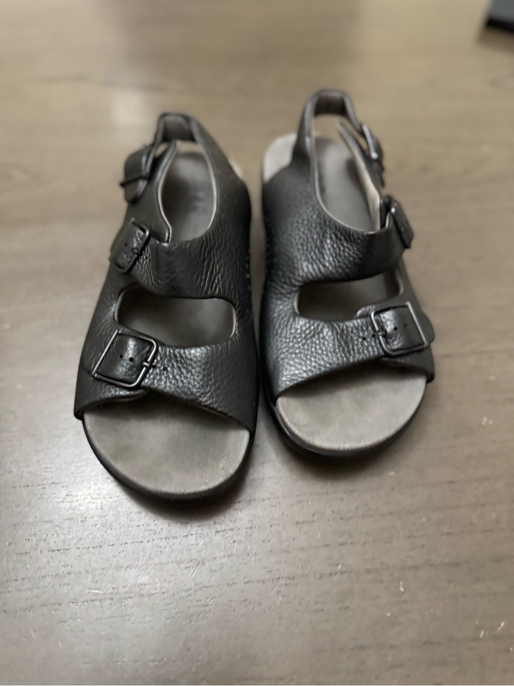 SAS Women's Relaxed Black Sandal  size 7.5